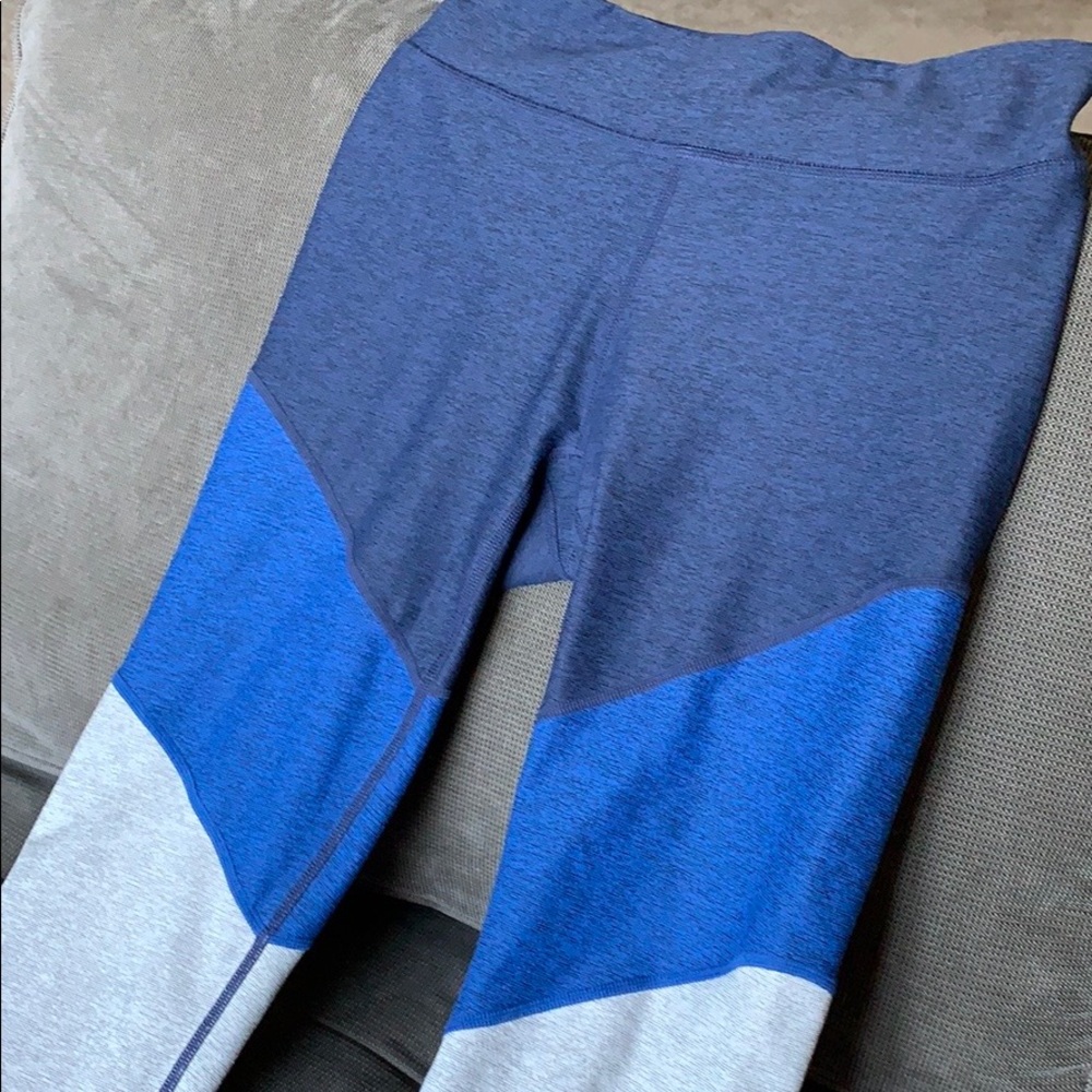 Outdoor Voices Springs Leggings Rare Color Combo - Picture 3 of 4